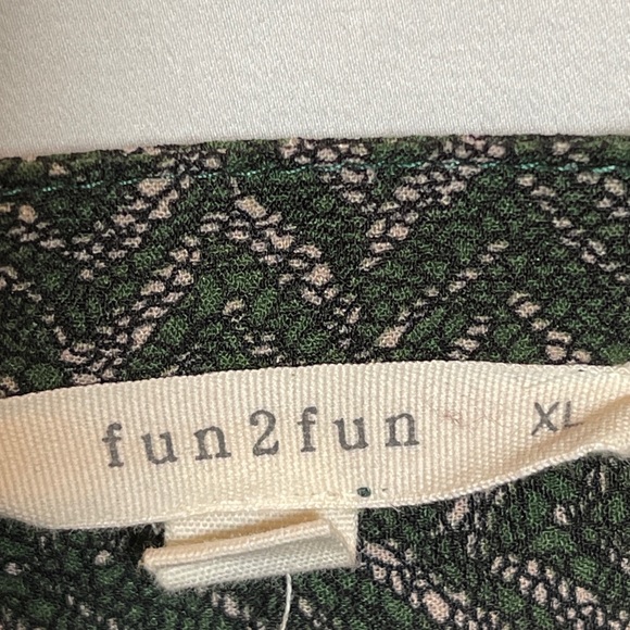 Fun 2 Fun EUC Stitch Fix XL/L Dark Green Blouse - Picture 4 of 6